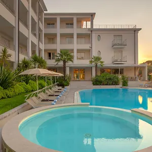 Nazionale 3*, Desenzano del Garda Italia