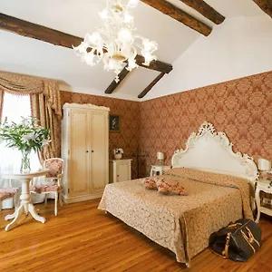 Palazzo Guardi 3* Benátky